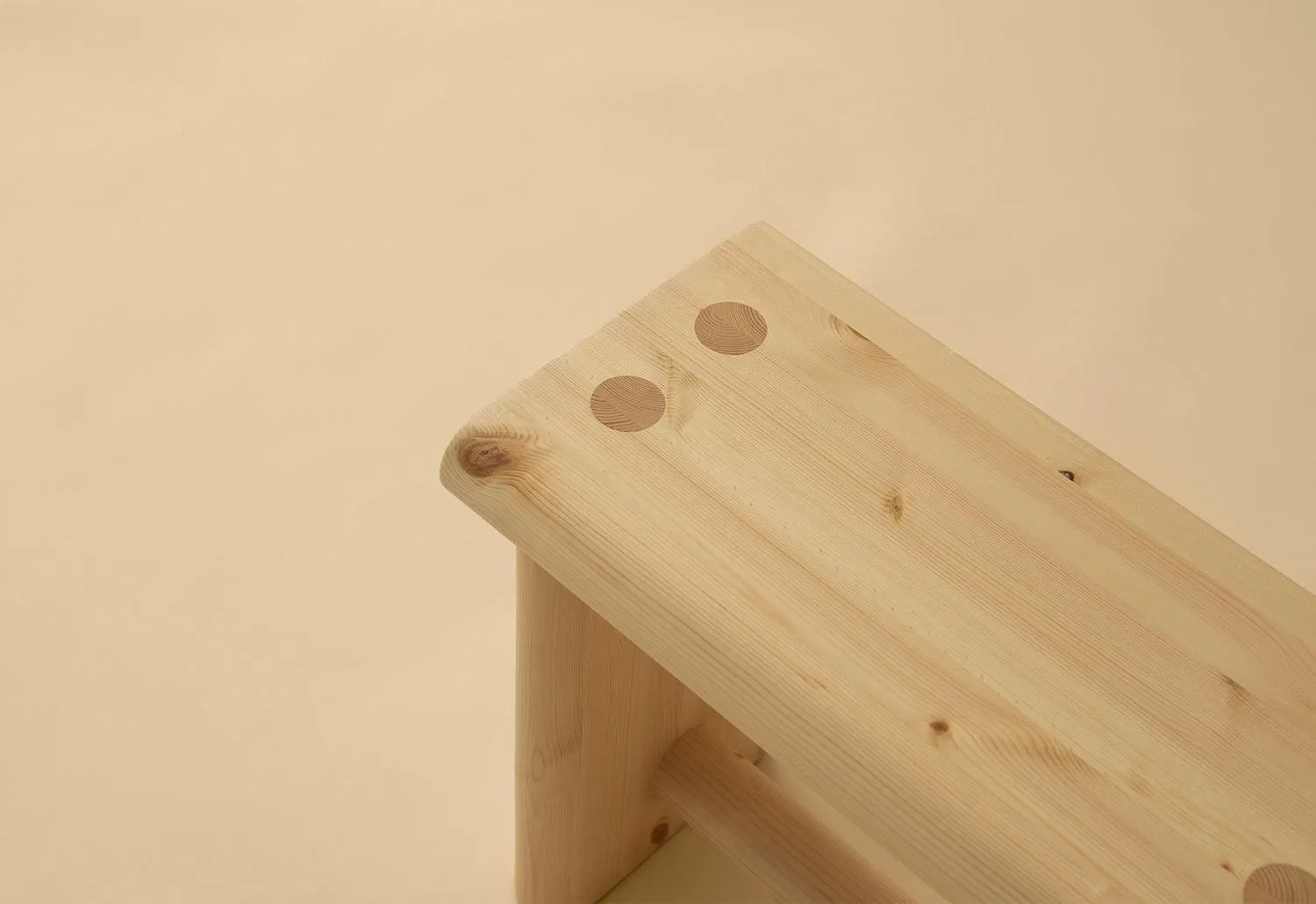 002 Ast Stool